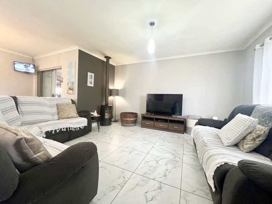 5 Bedroom Property for Sale in Parklands Western Cape